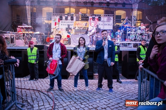 Zdjęcie w galerii na portalu naszraciborz.pl: Juwenalia Raciborskie 2016 już za nami. Grubson porwał publiczność wiadomości z regionu