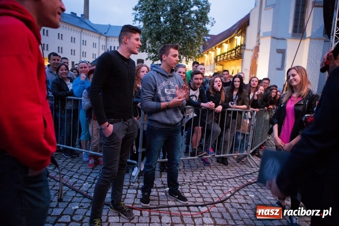 Zdjęcie w galerii na portalu naszraciborz.pl: Juwenalia Raciborskie 2016 już za nami. Grubson porwał publiczność wiadomości z regionu