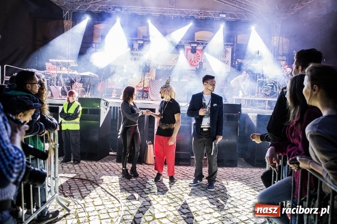 Zdjęcie w galerii na portalu naszraciborz.pl: Juwenalia Raciborskie 2016 już za nami. Grubson porwał publiczność wiadomości z regionu