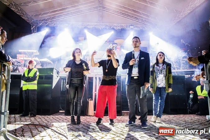 Zdjęcie w galerii na portalu naszraciborz.pl: Juwenalia Raciborskie 2016 już za nami. Grubson porwał publiczność wiadomości z regionu