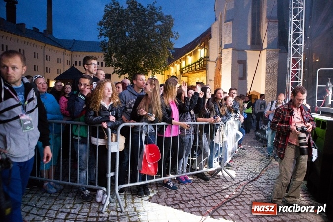Zdjęcie w galerii na portalu naszraciborz.pl: Juwenalia Raciborskie 2016 już za nami. Grubson porwał publiczność wiadomości z regionu