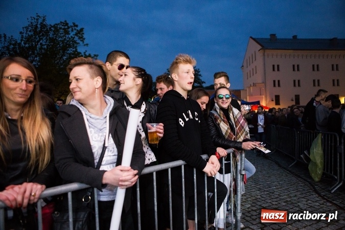 Zdjęcie w galerii na portalu naszraciborz.pl: Juwenalia Raciborskie 2016 już za nami. Grubson porwał publiczność wiadomości z regionu
