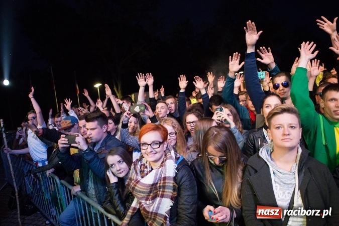Zdjęcie w galerii na portalu naszraciborz.pl: Juwenalia Raciborskie 2016 już za nami. Grubson porwał publiczność wiadomości z regionu