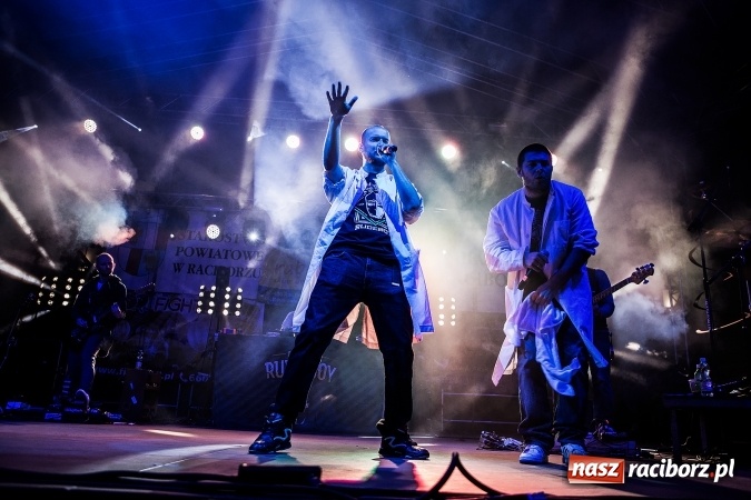 Zdjęcie w galerii na portalu naszraciborz.pl: Juwenalia Raciborskie 2016 już za nami. Grubson porwał publiczność wiadomości z regionu