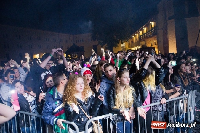 Zdjęcie w galerii na portalu naszraciborz.pl: Juwenalia Raciborskie 2016 już za nami. Grubson porwał publiczność wiadomości z regionu