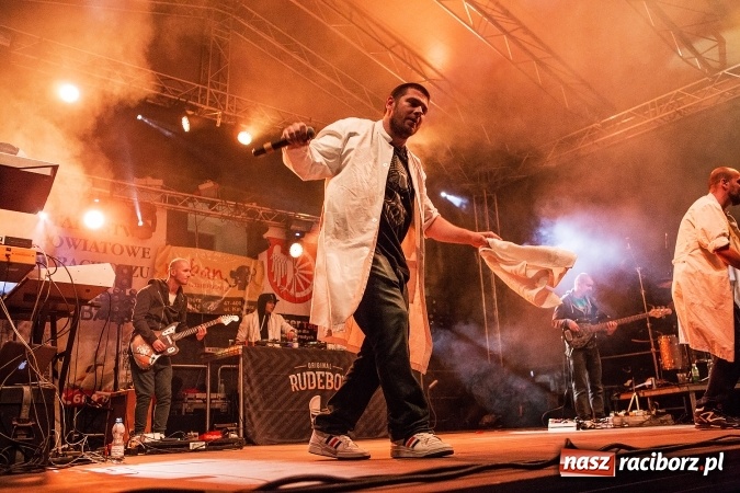 Zdjęcie w galerii na portalu naszraciborz.pl: Juwenalia Raciborskie 2016 już za nami. Grubson porwał publiczność wiadomości z regionu