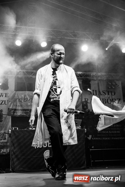 Zdjęcie w galerii na portalu naszraciborz.pl: Juwenalia Raciborskie 2016 już za nami. Grubson porwał publiczność wiadomości z regionu