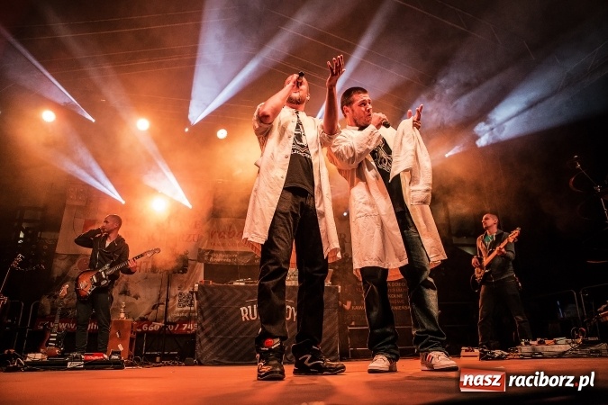 Zdjęcie w galerii na portalu naszraciborz.pl: Juwenalia Raciborskie 2016 już za nami. Grubson porwał publiczność wiadomości z regionu