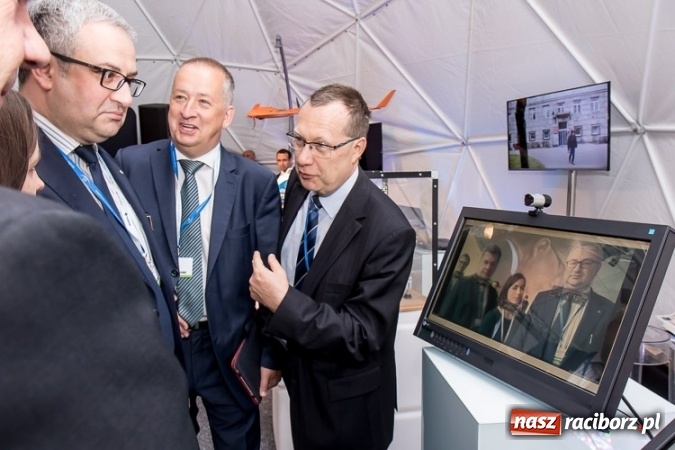 Zdjęcie w galerii na portalu naszraciborz.pl: Śląskie pokazuje, co potrafi - otwarcie Sfery Innowacji towarzyszącej Europejskiemu Kongresowi Gospodarczemu  wiadomości z regionu