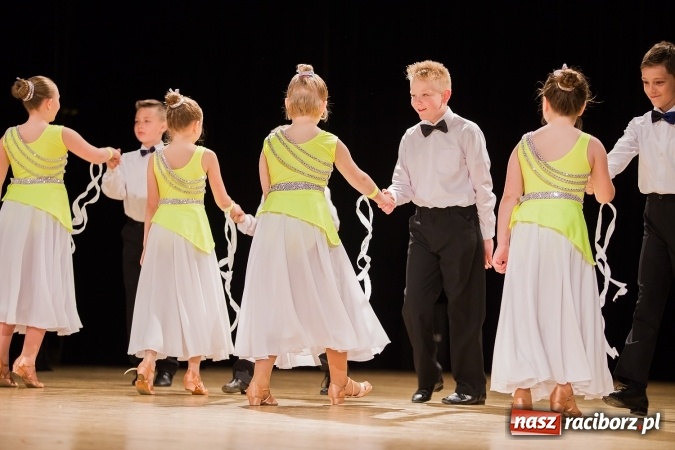 Zdjęcie w galerii na portalu naszraciborz.pl: IX Powiatowy Festiwal Twórczości Artystycznej - konkurs tańca wiadomości z regionu