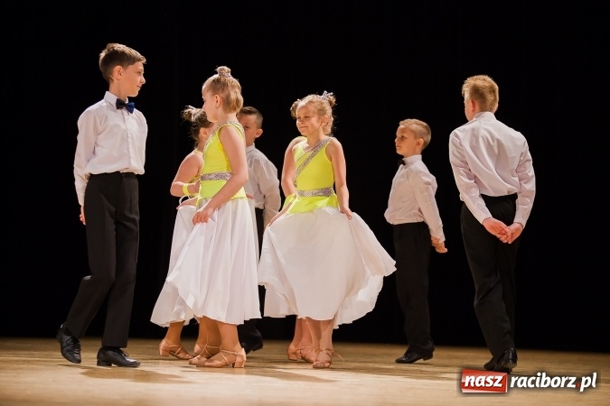 Zdjęcie w galerii na portalu naszraciborz.pl: IX Powiatowy Festiwal Twórczości Artystycznej - konkurs tańca wiadomości z regionu