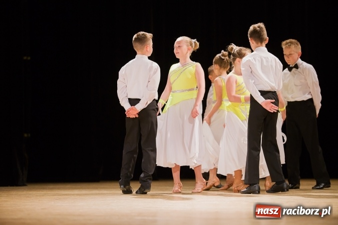 Zdjęcie w galerii na portalu naszraciborz.pl: IX Powiatowy Festiwal Twórczości Artystycznej - konkurs tańca wiadomości z regionu