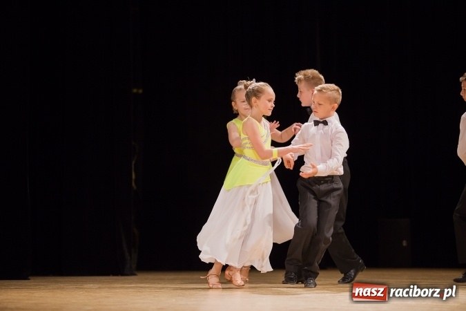 Zdjęcie w galerii na portalu naszraciborz.pl: IX Powiatowy Festiwal Twórczości Artystycznej - konkurs tańca wiadomości z regionu