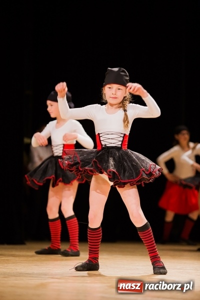 Zdjęcie w galerii na portalu naszraciborz.pl: IX Powiatowy Festiwal Twórczości Artystycznej - konkurs tańca wiadomości z regionu