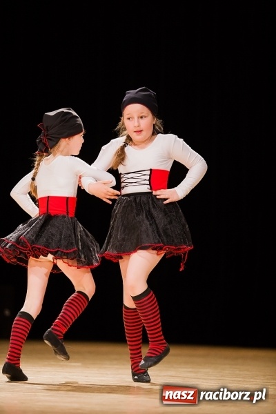 Zdjęcie w galerii na portalu naszraciborz.pl: IX Powiatowy Festiwal Twórczości Artystycznej - konkurs tańca wiadomości z regionu