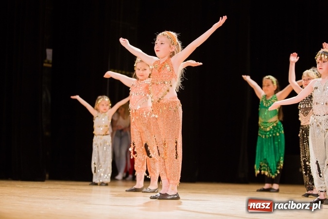 Zdjęcie w galerii na portalu naszraciborz.pl: IX Powiatowy Festiwal Twórczości Artystycznej - konkurs tańca wiadomości z regionu
