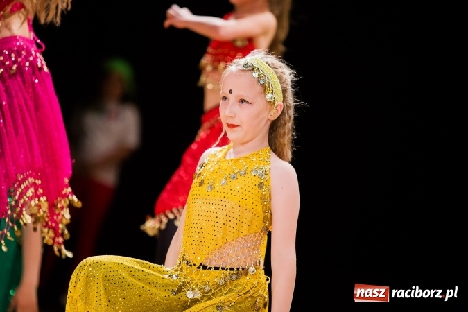 Zdjęcie w galerii na portalu naszraciborz.pl: IX Powiatowy Festiwal Twórczości Artystycznej - konkurs tańca wiadomości z regionu