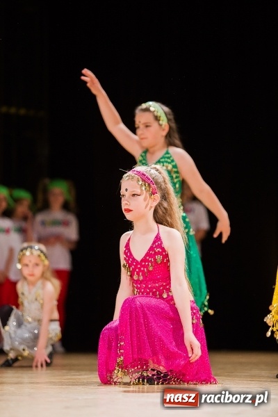 Zdjęcie w galerii na portalu naszraciborz.pl: IX Powiatowy Festiwal Twórczości Artystycznej - konkurs tańca wiadomości z regionu