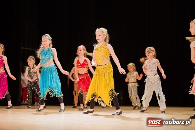 Zdjęcie w galerii na portalu naszraciborz.pl: IX Powiatowy Festiwal Twórczości Artystycznej - konkurs tańca wiadomości z regionu
