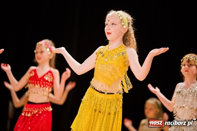 Zdjęcie w galerii na portalu naszraciborz.pl: IX Powiatowy Festiwal Twórczości Artystycznej - konkurs tańca wiadomości z regionu