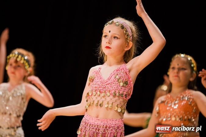 Zdjęcie w galerii na portalu naszraciborz.pl: IX Powiatowy Festiwal Twórczości Artystycznej - konkurs tańca wiadomości z regionu