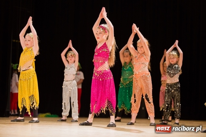 Zdjęcie w galerii na portalu naszraciborz.pl: IX Powiatowy Festiwal Twórczości Artystycznej - konkurs tańca wiadomości z regionu