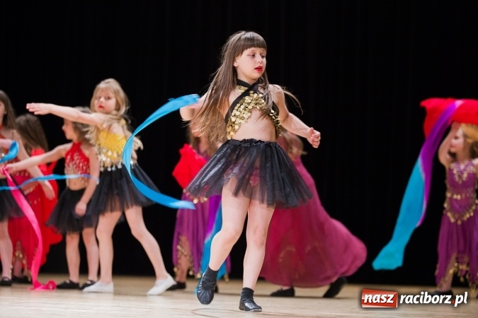 Zdjęcie w galerii na portalu naszraciborz.pl: IX Powiatowy Festiwal Twórczości Artystycznej - konkurs tańca wiadomości z regionu