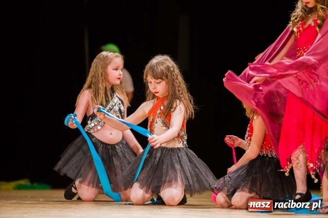 Zdjęcie w galerii na portalu naszraciborz.pl: IX Powiatowy Festiwal Twórczości Artystycznej - konkurs tańca wiadomości z regionu