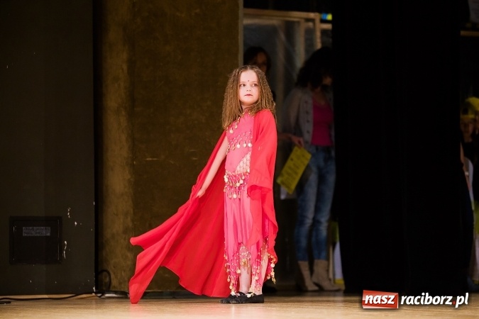 Zdjęcie w galerii na portalu naszraciborz.pl: IX Powiatowy Festiwal Twórczości Artystycznej - konkurs tańca wiadomości z regionu