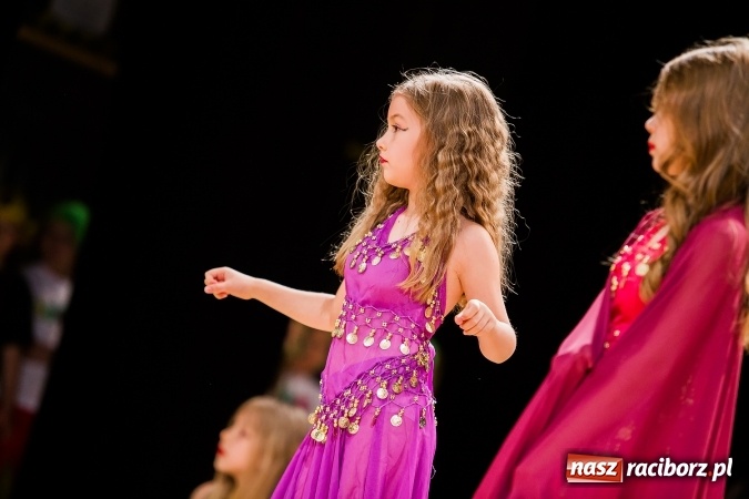 Zdjęcie w galerii na portalu naszraciborz.pl: IX Powiatowy Festiwal Twórczości Artystycznej - konkurs tańca wiadomości z regionu