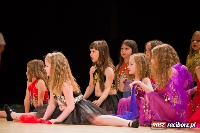 Zdjęcie w galerii na portalu naszraciborz.pl: IX Powiatowy Festiwal Twórczości Artystycznej - konkurs tańca wiadomości z regionu