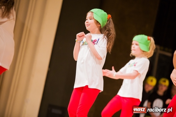 Zdjęcie w galerii na portalu naszraciborz.pl: IX Powiatowy Festiwal Twórczości Artystycznej - konkurs tańca wiadomości z regionu