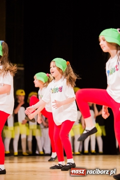 Zdjęcie w galerii na portalu naszraciborz.pl: IX Powiatowy Festiwal Twórczości Artystycznej - konkurs tańca wiadomości z regionu