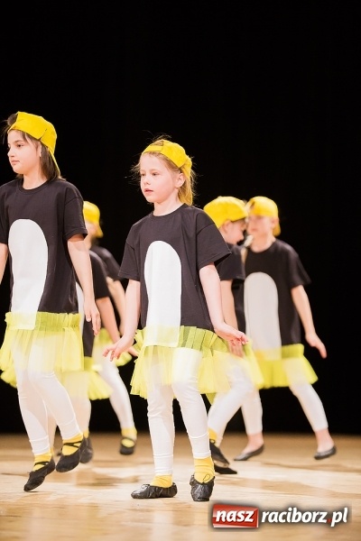Zdjęcie w galerii na portalu naszraciborz.pl: IX Powiatowy Festiwal Twórczości Artystycznej - konkurs tańca wiadomości z regionu