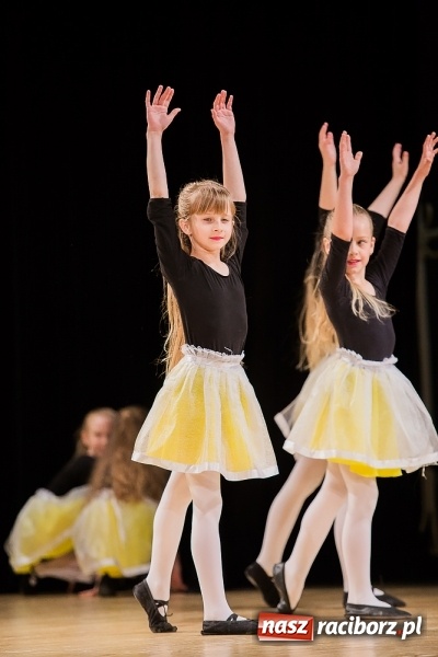 Zdjęcie w galerii na portalu naszraciborz.pl: IX Powiatowy Festiwal Twórczości Artystycznej - konkurs tańca wiadomości z regionu