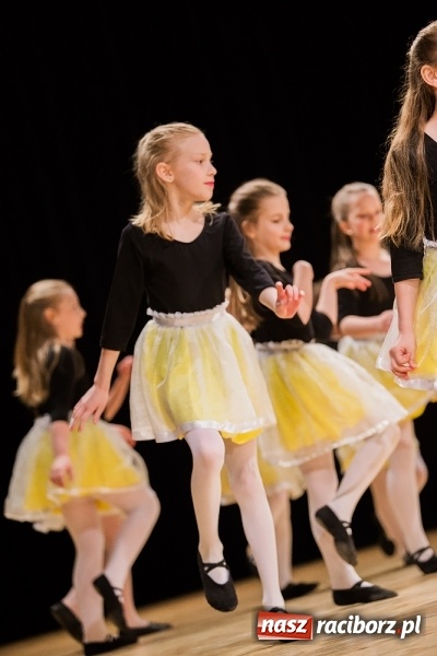 Zdjęcie w galerii na portalu naszraciborz.pl: IX Powiatowy Festiwal Twórczości Artystycznej - konkurs tańca wiadomości z regionu