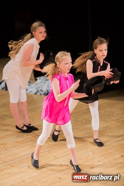 Zdjęcie w galerii na portalu naszraciborz.pl: IX Powiatowy Festiwal Twórczości Artystycznej - konkurs tańca wiadomości z regionu