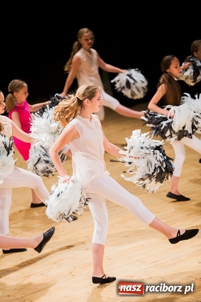 Zdjęcie w galerii na portalu naszraciborz.pl: IX Powiatowy Festiwal Twórczości Artystycznej - konkurs tańca wiadomości z regionu