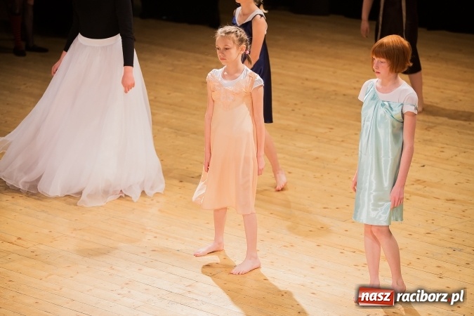 Zdjęcie w galerii na portalu naszraciborz.pl: IX Powiatowy Festiwal Twórczości Artystycznej - konkurs tańca wiadomości z regionu