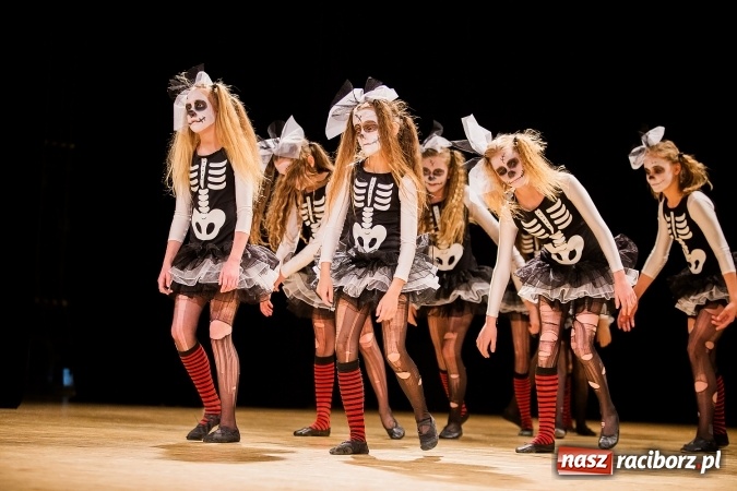 Zdjęcie w galerii na portalu naszraciborz.pl: IX Powiatowy Festiwal Twórczości Artystycznej - konkurs tańca wiadomości z regionu