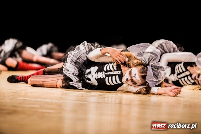 Zdjęcie w galerii na portalu naszraciborz.pl: IX Powiatowy Festiwal Twórczości Artystycznej - konkurs tańca wiadomości z regionu