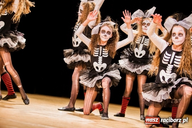 Zdjęcie w galerii na portalu naszraciborz.pl: IX Powiatowy Festiwal Twórczości Artystycznej - konkurs tańca wiadomości z regionu