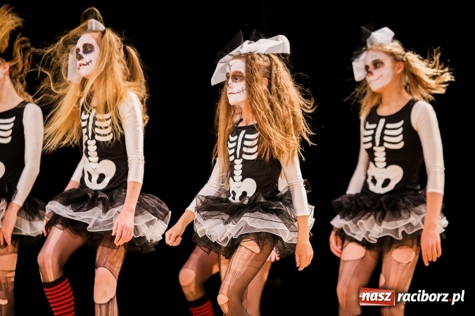 Zdjęcie w galerii na portalu naszraciborz.pl: IX Powiatowy Festiwal Twórczości Artystycznej - konkurs tańca wiadomości z regionu