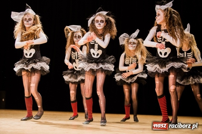 Zdjęcie w galerii na portalu naszraciborz.pl: IX Powiatowy Festiwal Twórczości Artystycznej - konkurs tańca wiadomości z regionu