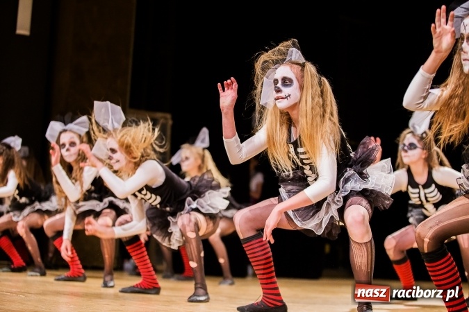 Zdjęcie w galerii na portalu naszraciborz.pl: IX Powiatowy Festiwal Twórczości Artystycznej - konkurs tańca wiadomości z regionu