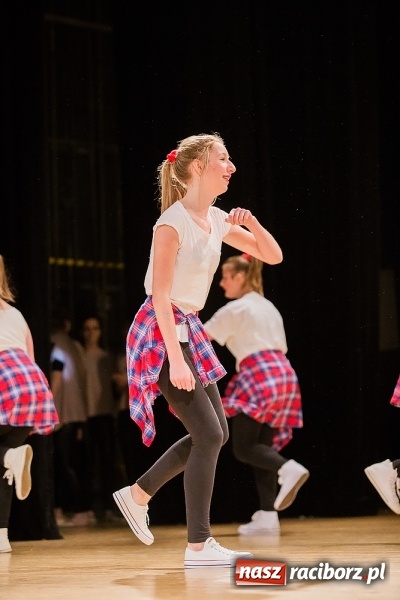 Zdjęcie w galerii na portalu naszraciborz.pl: IX Powiatowy Festiwal Twórczości Artystycznej - konkurs tańca wiadomości z regionu