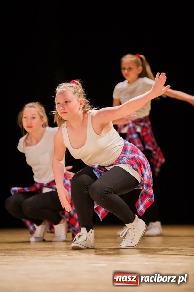 Zdjęcie w galerii na portalu naszraciborz.pl: IX Powiatowy Festiwal Twórczości Artystycznej - konkurs tańca wiadomości z regionu