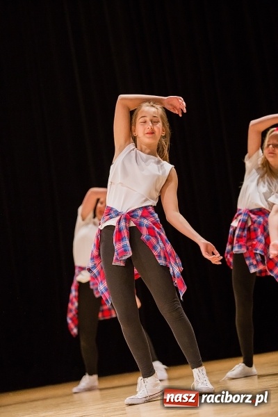 Zdjęcie w galerii na portalu naszraciborz.pl: IX Powiatowy Festiwal Twórczości Artystycznej - konkurs tańca wiadomości z regionu