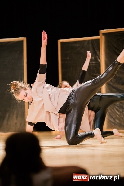 Zdjęcie w galerii na portalu naszraciborz.pl: IX Powiatowy Festiwal Twórczości Artystycznej - konkurs tańca wiadomości z regionu