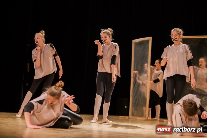 Zdjęcie w galerii na portalu naszraciborz.pl: IX Powiatowy Festiwal Twórczości Artystycznej - konkurs tańca wiadomości z regionu